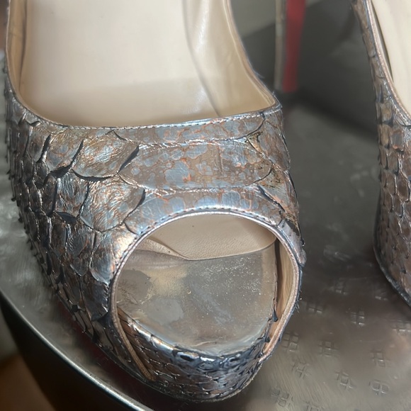 Louboutin shoes - Picture 3 of 7